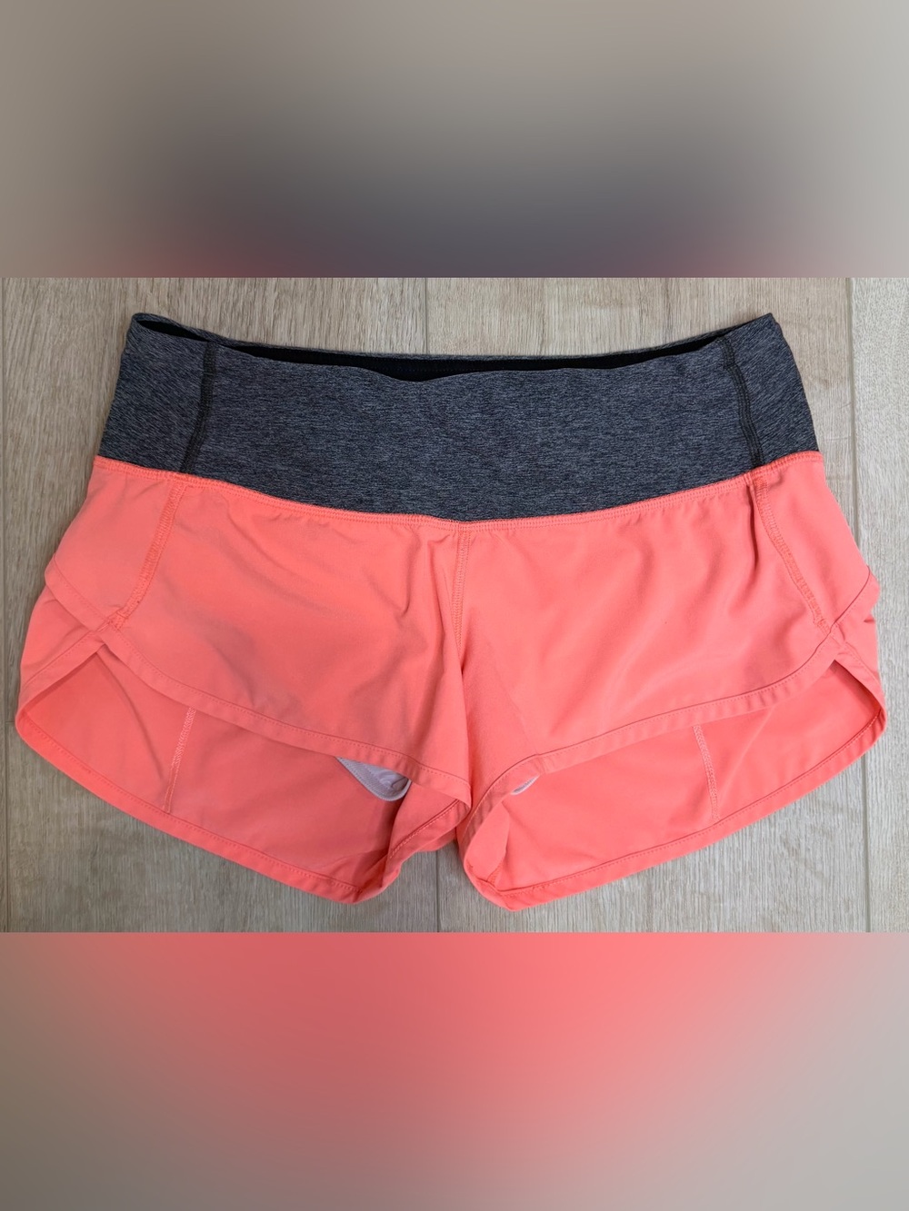 Lululemon Coral Speed Up 2.5 Inch Shorts Size 4 Athletic Yoga Pink Orange